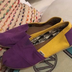 purple and yellow toms (lsu)